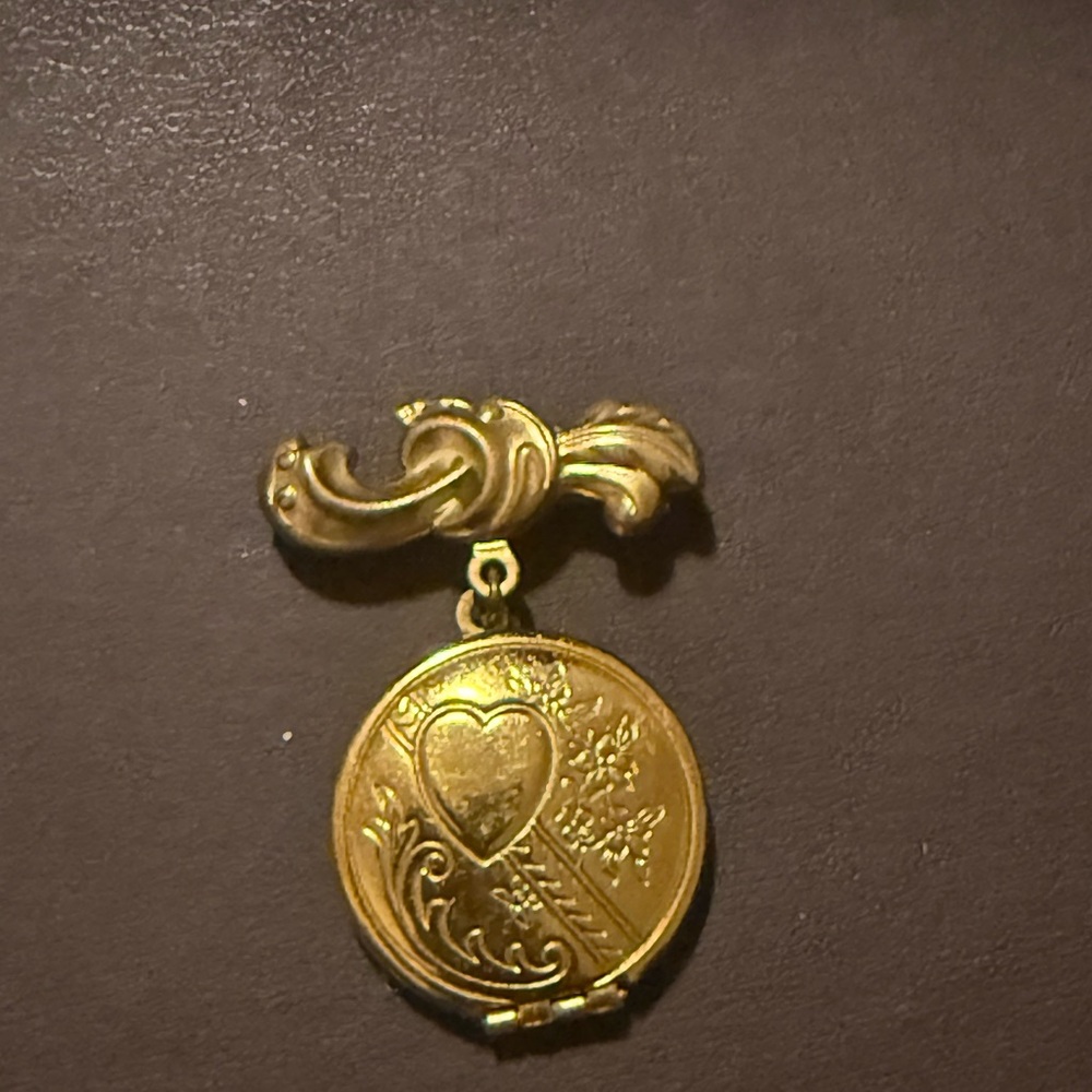 Gold-Tone Victorian Era Heart Locket Brooch